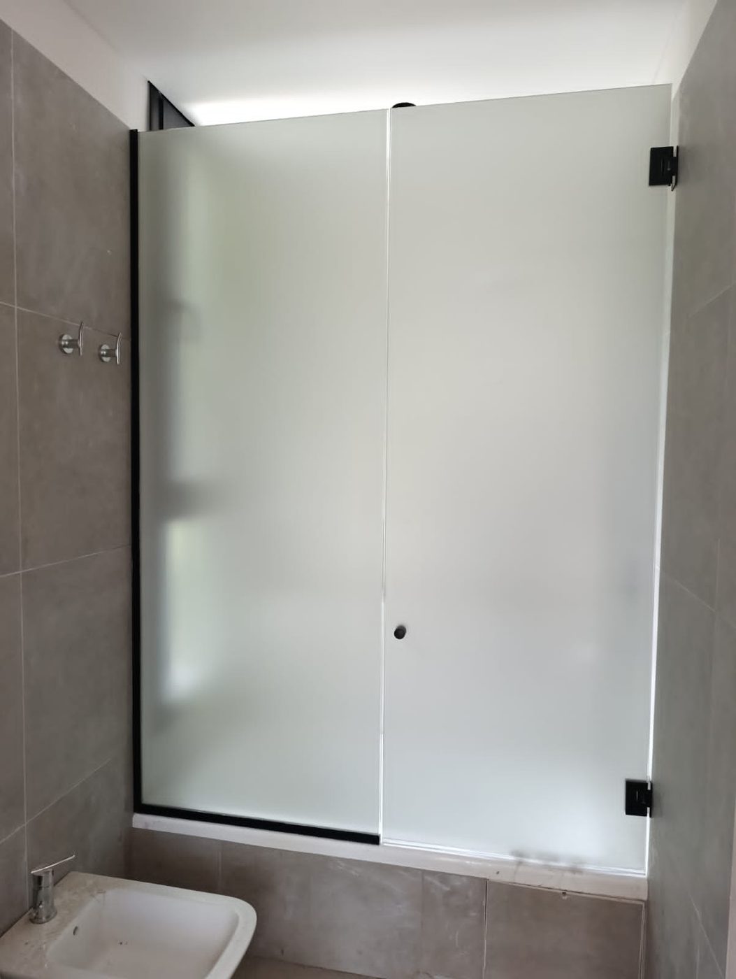 Box premium con herrajes negros