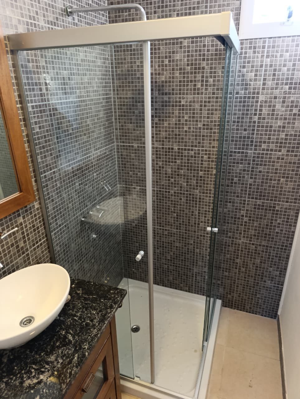 Box frontal corredizo templado