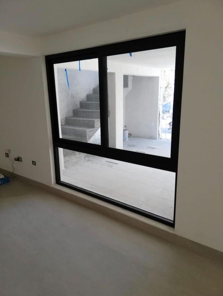 Ventana interior negra